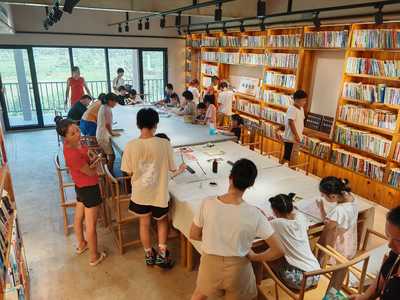 書(shū)寫(xiě)未來(lái)，童心書(shū)韻——洪開(kāi)橋村緣溪書(shū)院舉辦文化藝術(shù)交流活動(dòng)